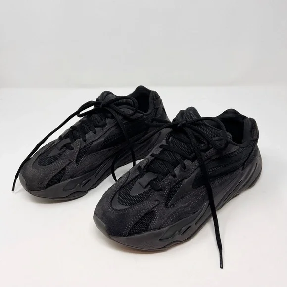[Yeezy] Boost 700 V2 Vanta Black Athletic Sneakers